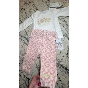 NEW two piece infant girls size 3-6 months GUESS outfit. So cute.